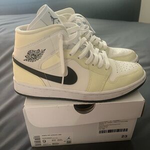 Womens Air Jordan 1 Mid “Coconut Milk” size 9